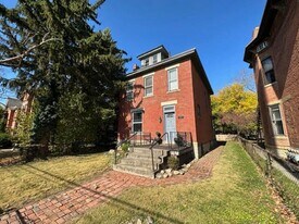 70 W Starr Ave in Columbus, OH - Building Photo