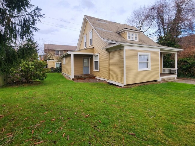 property at 1215 High St