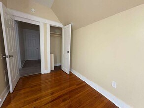107 Sheffield Ave, Unit 3 in New Haven, CT - Building Photo - Building Photo