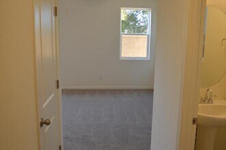263 Shafer Ave in Merced, CA - Foto de edificio - Building Photo