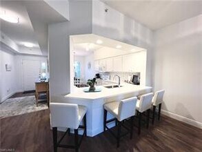 2230 Chesterbrook Ct-Unit -5-102 in Naples, FL - Building Photo - Building Photo