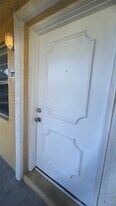 5192 NE 6th Ave in Oakland Park, FL - Building Photo