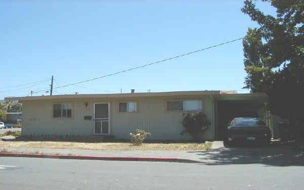 3800 Mayette Ave in Santa Rosa, CA - Building Photo - Building Photo