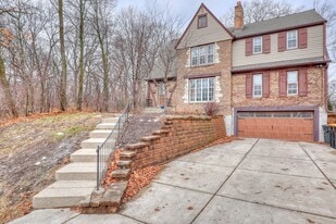 6132 W Wells St, Unit 6132 in Wauwatosa, WI - Building Photo