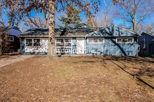 7504 E 111th Terrace in Kansas City, MO - Building Photo