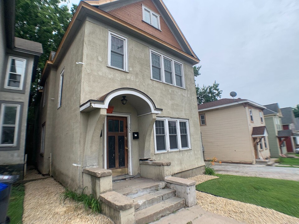 702 Conway St in St. Paul, MN - Foto de edificio