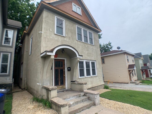 property at 702 Conway St