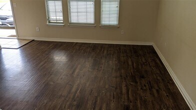 114 Sendero Dr in Huntsville, TX - Building Photo - Building Photo