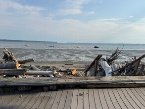 1416 E Ocean Dr in Camano, WA - Building Photo - Building Photo
