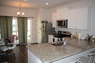 231 Chandler Ct in Sanford, NC - Building Photo - Building Photo