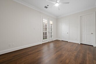 1918 Greenwich Terrace Dr in Houston, TX - Building Photo - Building Photo