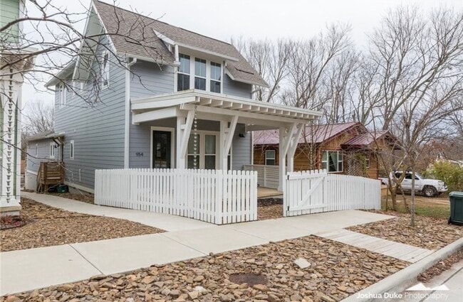 954 S College Ave in Fayetteville, AR - Building Photo - Building Photo