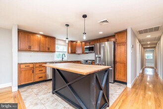 402 Layfield Rd in Perkiomenville, PA - Building Photo - Building Photo