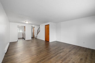 Aladdin Townhomes in Tacoma, WA - Foto de edificio - Interior Photo