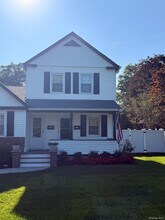 24 Tyler Ave in West Sayville, NY - Building Photo - Building Photo