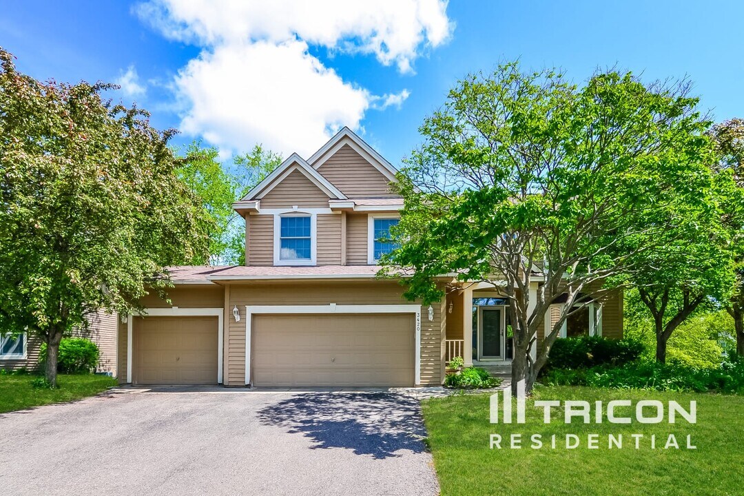 3420 Olive Ln N in Plymouth, MN - Building Photo