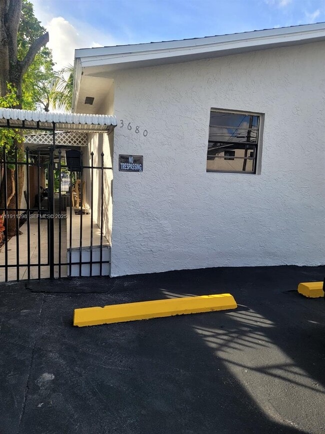 3680 NW 20th Ct in Miami, FL - Building Photo - Building Photo