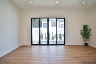 1230 Stanford St in Santa Monica, CA - Building Photo - Building Photo