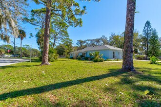 5505 W Magnolia Ave in Port Orange, FL - Building Photo - Building Photo