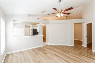 9123 Egret Cove Cir in Riverview, FL - Foto de edificio - Building Photo