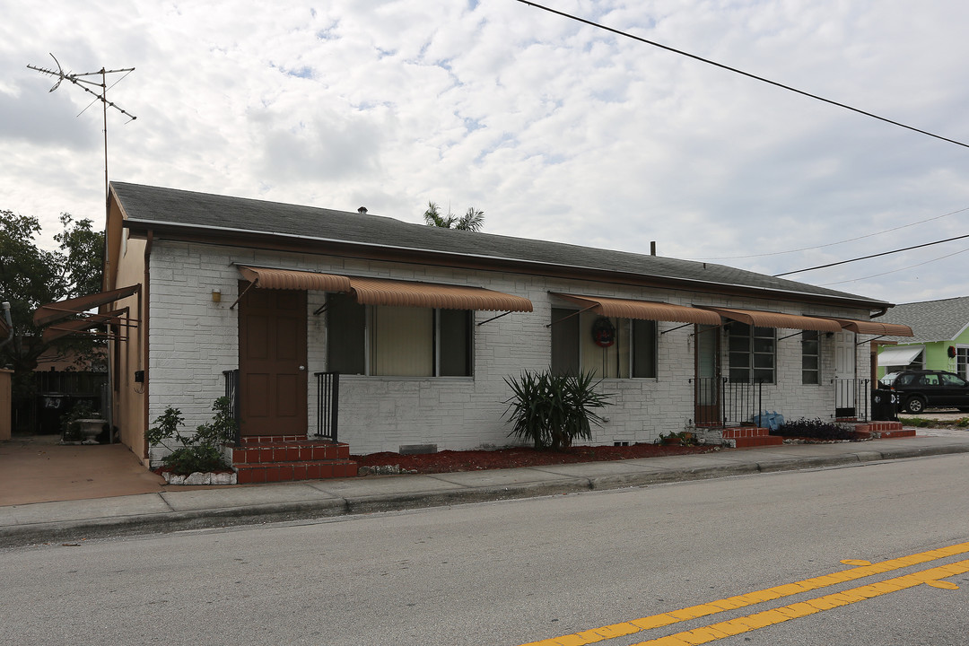 929 N K St in Lake Worth, FL - Foto de edificio