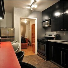 212 E 12th St, Unit 1A in New York, NY - Foto de edificio - Building Photo