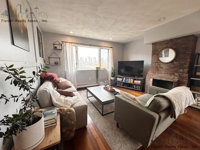 166 Webster St, Unit 3