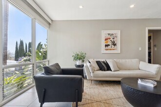 1145 Larrabee St in West Hollywood, CA - Building Photo - Building Photo