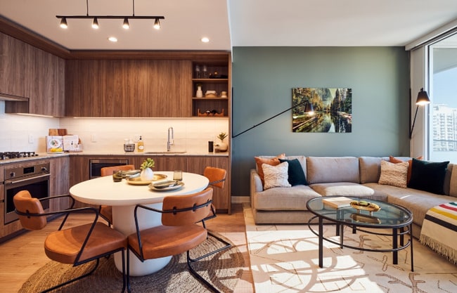 353 W Grand Ave in Chicago, IL - Building Photo - Building Photo