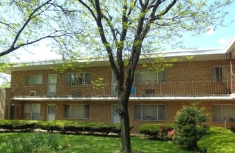 Scottsdale Apartments in Harrisburg, PA - Foto de edificio - Building Photo