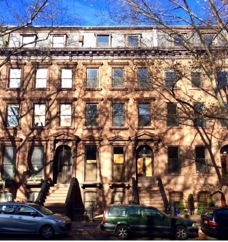 215 Lafayette Ave in Brooklyn, NY - Building Photo