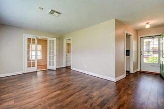 4405 Effie St in Bellaire, TX - Building Photo - Building Photo