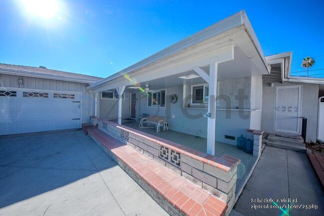10101 Dewey Dr in Garden Grove, CA - Foto de edificio - Building Photo