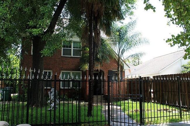 2908 Truxillo St in Houston, TX - Building Photo - Building Photo