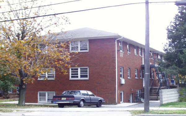 Woodbridge Arms Apartments in Edison, NJ - Building Photo - Building Photo