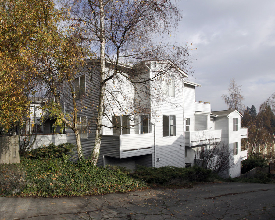 Roosevelt Heights Apartments in Seattle, WA - Building Photo