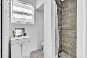 10800 NW 22nd Ct in Miami, FL - Building Photo - Building Photo
