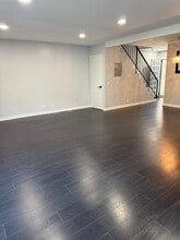 534 E Hazel St, Unit 4 in Inglewood, CA - Foto de edificio - Building Photo