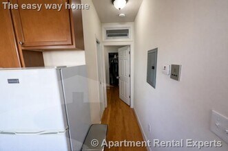 1054 Cambridge St, Unit #4F in Cambridge, MA - Foto de edificio - Building Photo