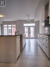 44 Settlers Rd E in Oakville, ON - Building Photo - Building Photo