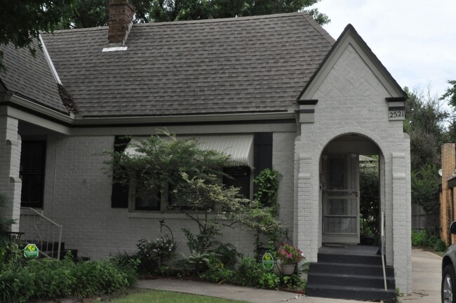 2521 NW 12th St in Oklahoma City, OK - Building Photo - Building Photo