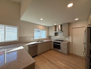 2502 Jacaranda Ave in Carlsbad, CA - Building Photo - Building Photo