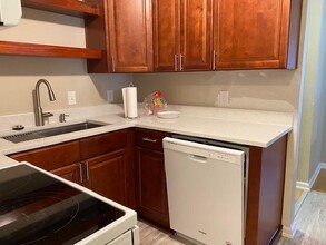 1343 Airport Dr in Tallahassee, FL - Building Photo - Building Photo