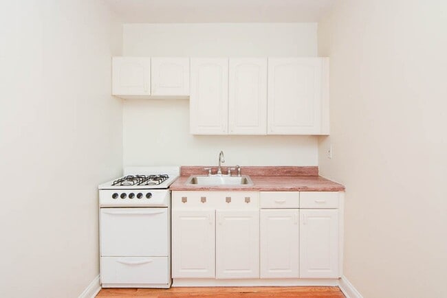 545 W Wellington Ave in Chicago, IL - Building Photo - Building Photo