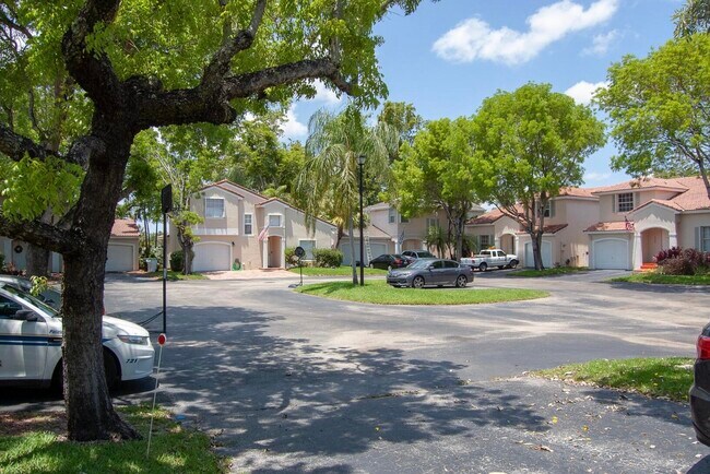 6101 NW 44th Terrace in Coconut Creek, FL - Building Photo - Building Photo
