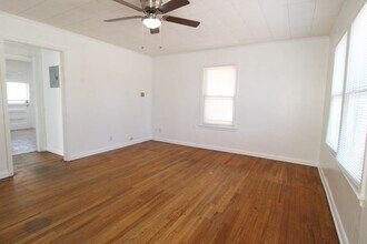 306 Overhill Dr in San Antonio, TX - Building Photo - Building Photo