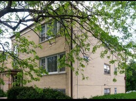 5908 Butterfield Rd, Unit B in Berkeley, IL - Building Photo