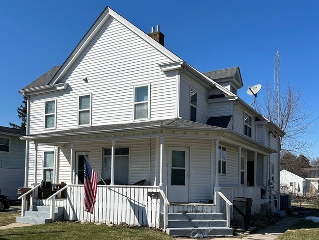 325 W 5th St in Sandwich, IL - Building Photo - Building Photo