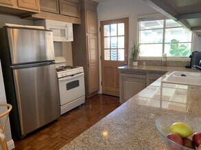 17565 Bullock St in Los Angeles, CA - Building Photo - Building Photo