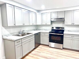 405 Elliott Ave in Charlottesville, VA - Building Photo